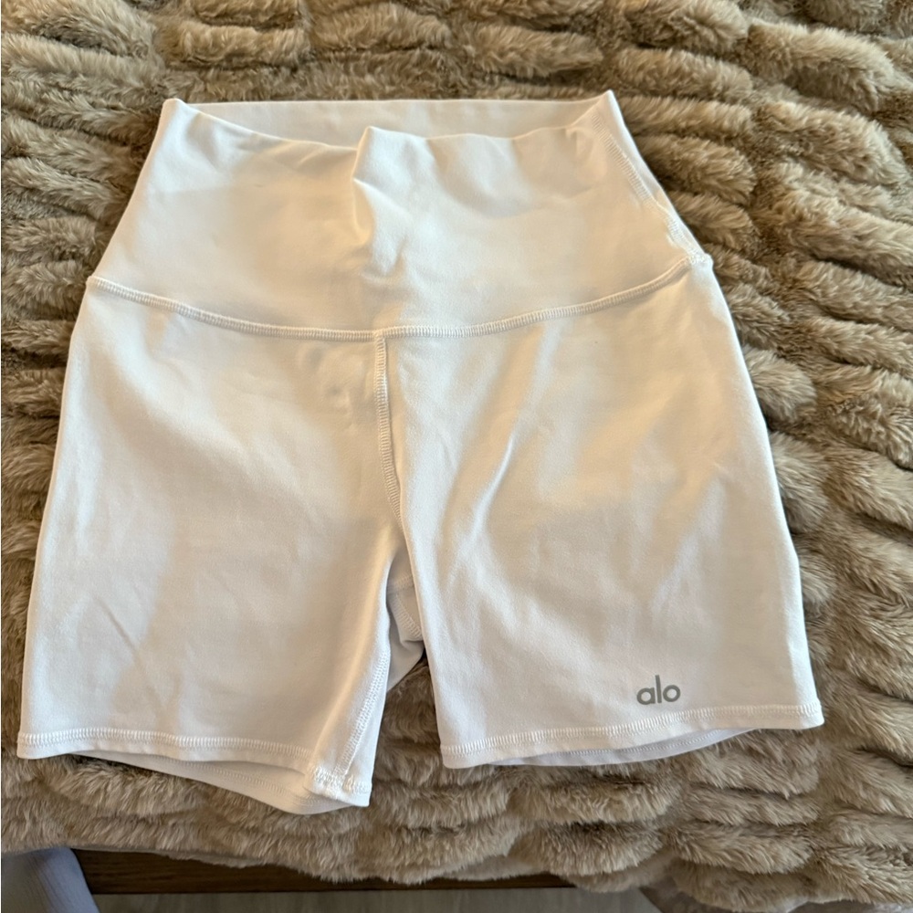 ALO Yoga Women's Cream High-Waist Bike Shorts